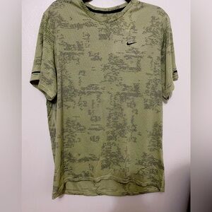 Nike Men's Running Shirt size m